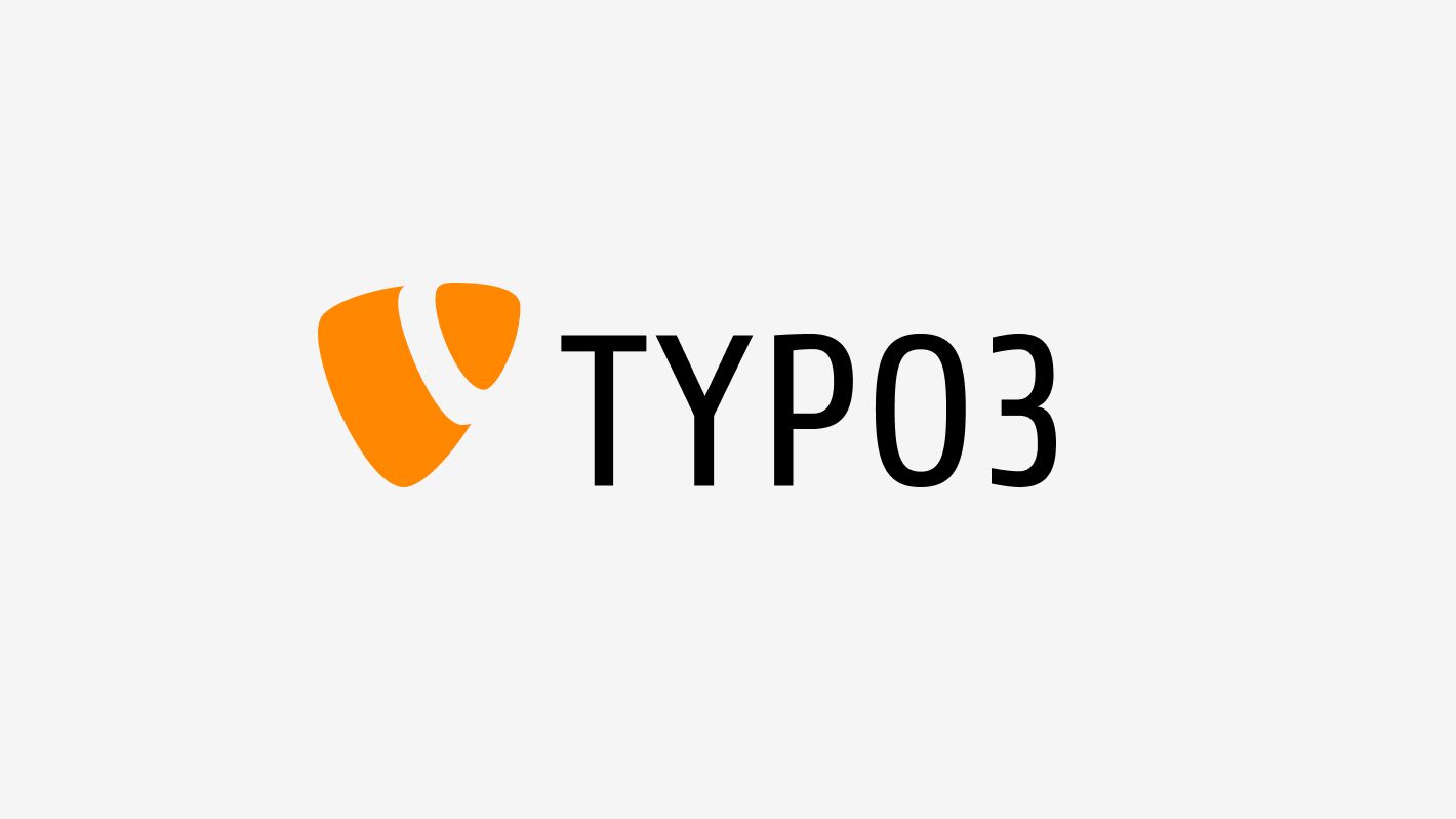 TYPO3-Logo mit einem orangefarbenen, schildförmigen Emblem neben dem Wort „TYPO3“ in schwarzer Schrift auf weißem Hintergrund.