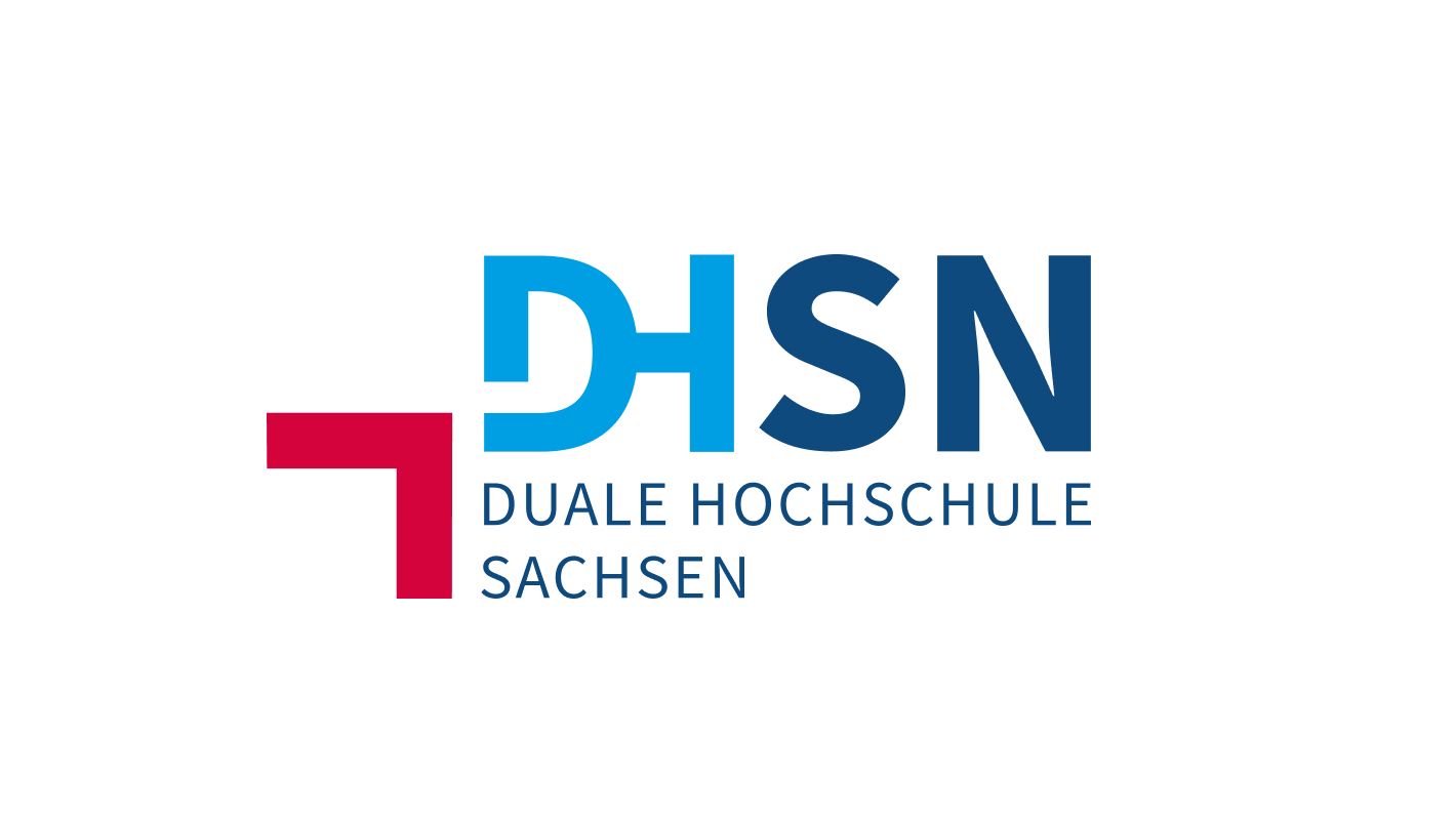 Logo der Dualen Hochschule Sachsen mit dem Akronym „DHSN“ in Blau und Rot sowie dem ausgeschriebenen Namen darunter in blauer Schrift.