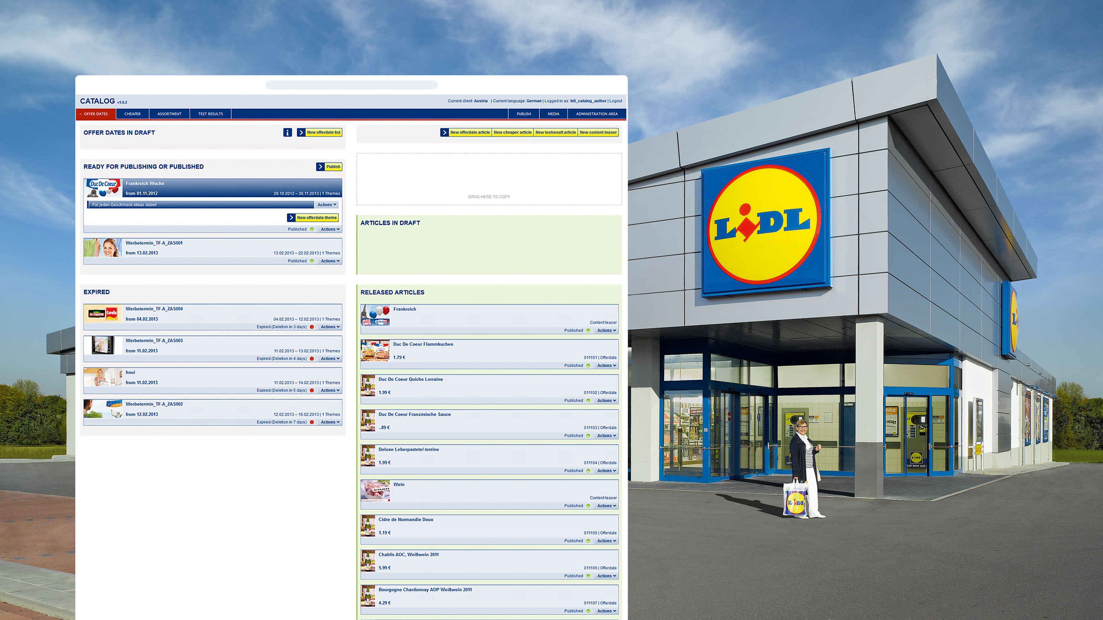 Eine Person mit einer Einkaufstasche steht vor einem modernen Lidl-GeschĂ€ft. Eine digitale Interface-Ăberlagerung zeigt eine Webseite mit verschiedenen Bereichen und Optionen.